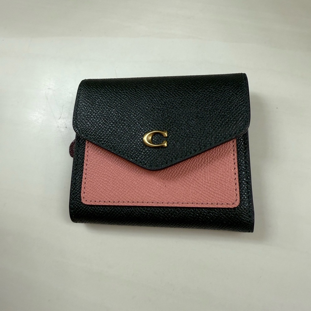 NWT Coach Amazon green and Pink Women's WYN Wallet